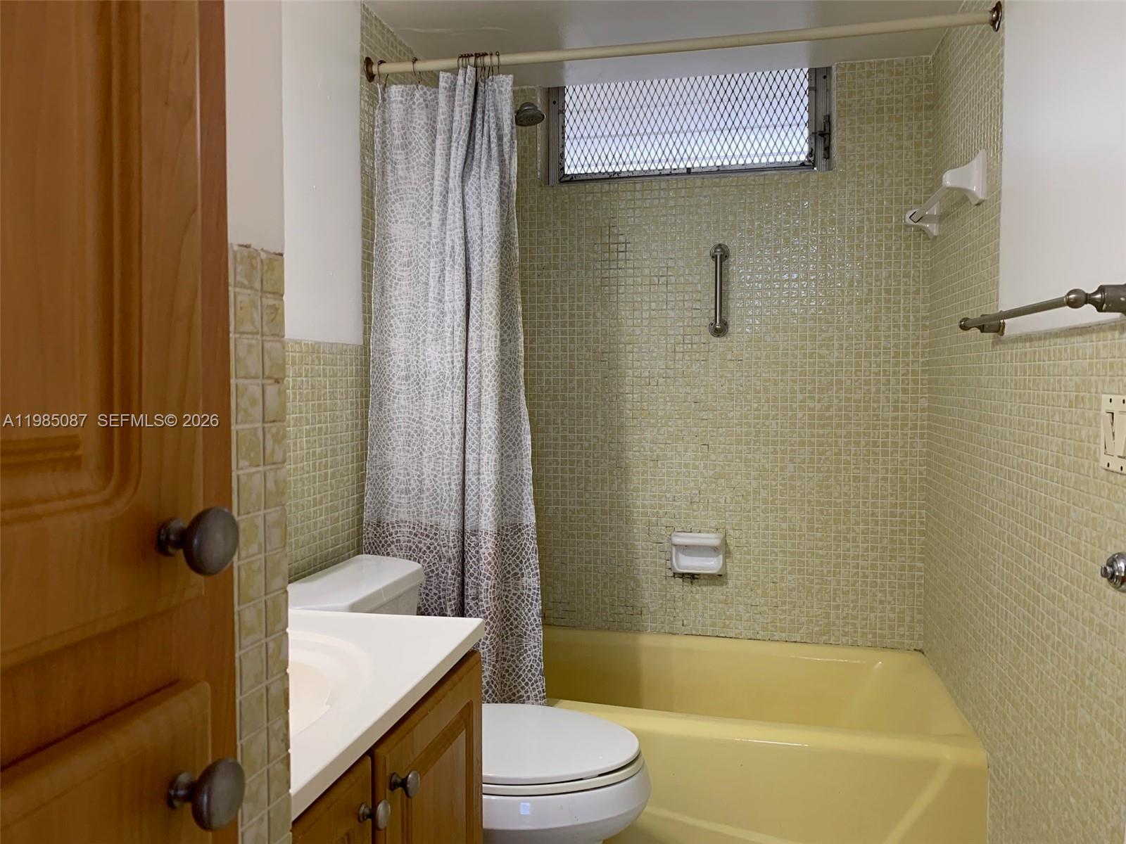 POINT EAST SEC II CONDO - Residential