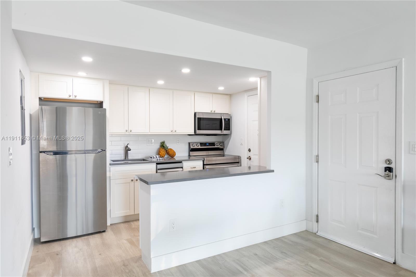 KEY ISLANDER CONDO - Residential Lease