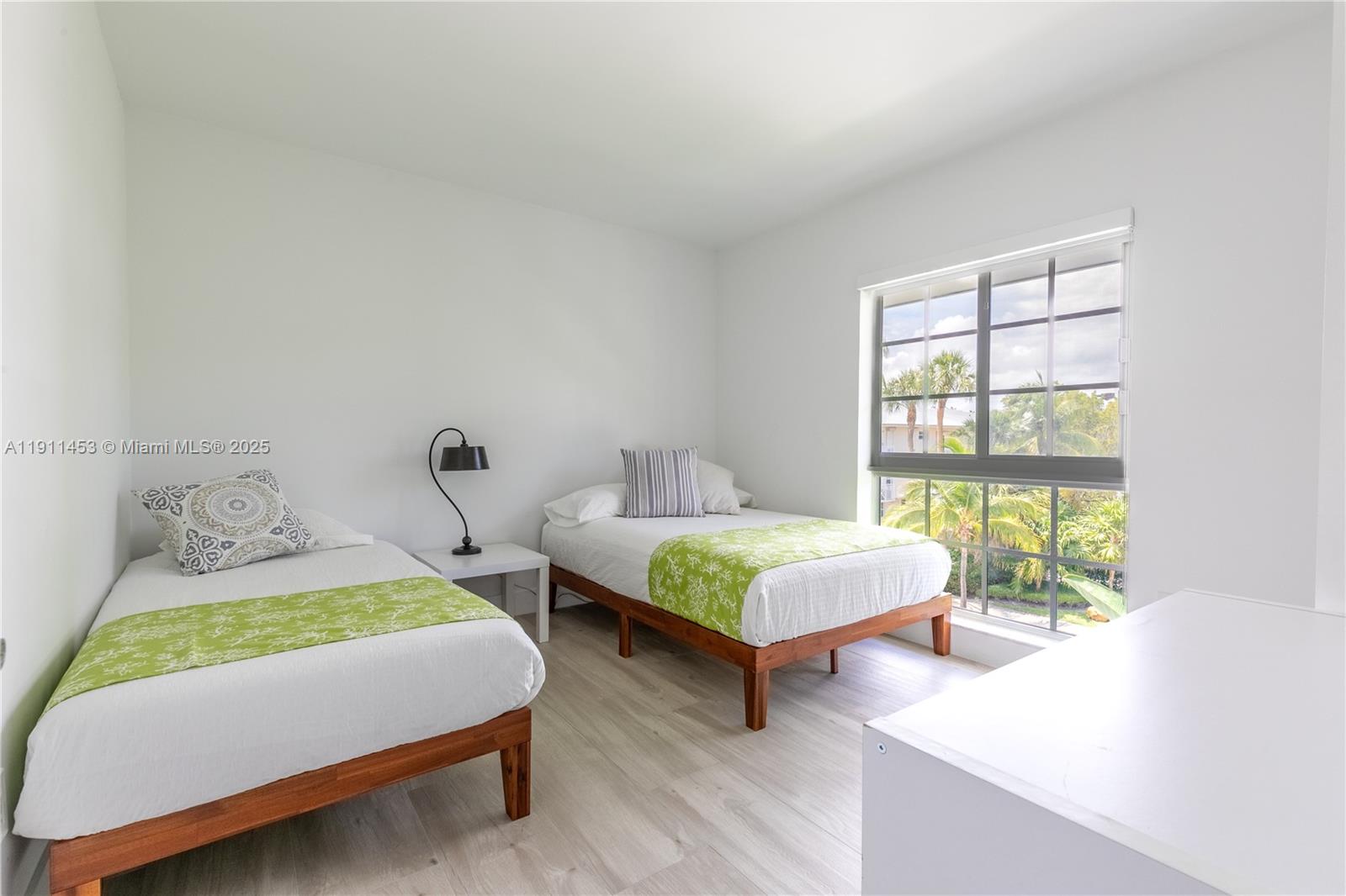 KEY ISLANDER CONDO - Residential Lease