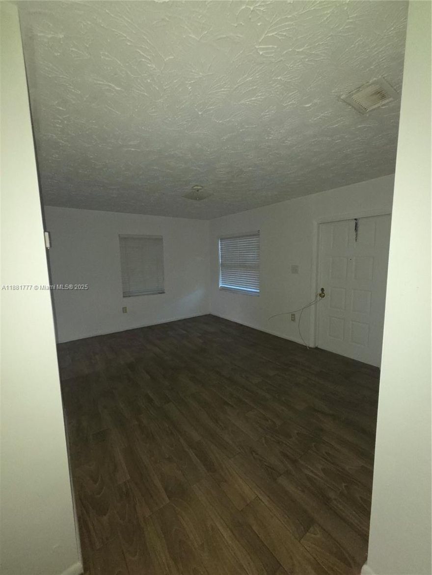 Newly remodeled 2 bed 1 bath with washer and dryer in unit! Come make your home in this lovely property. Central AC, Impact Windows, fresh pain, tile floors, plenty of natural light. off street parking in an area that's close to everything! We work with housing! Very quick approval, move-in in 48 hours!