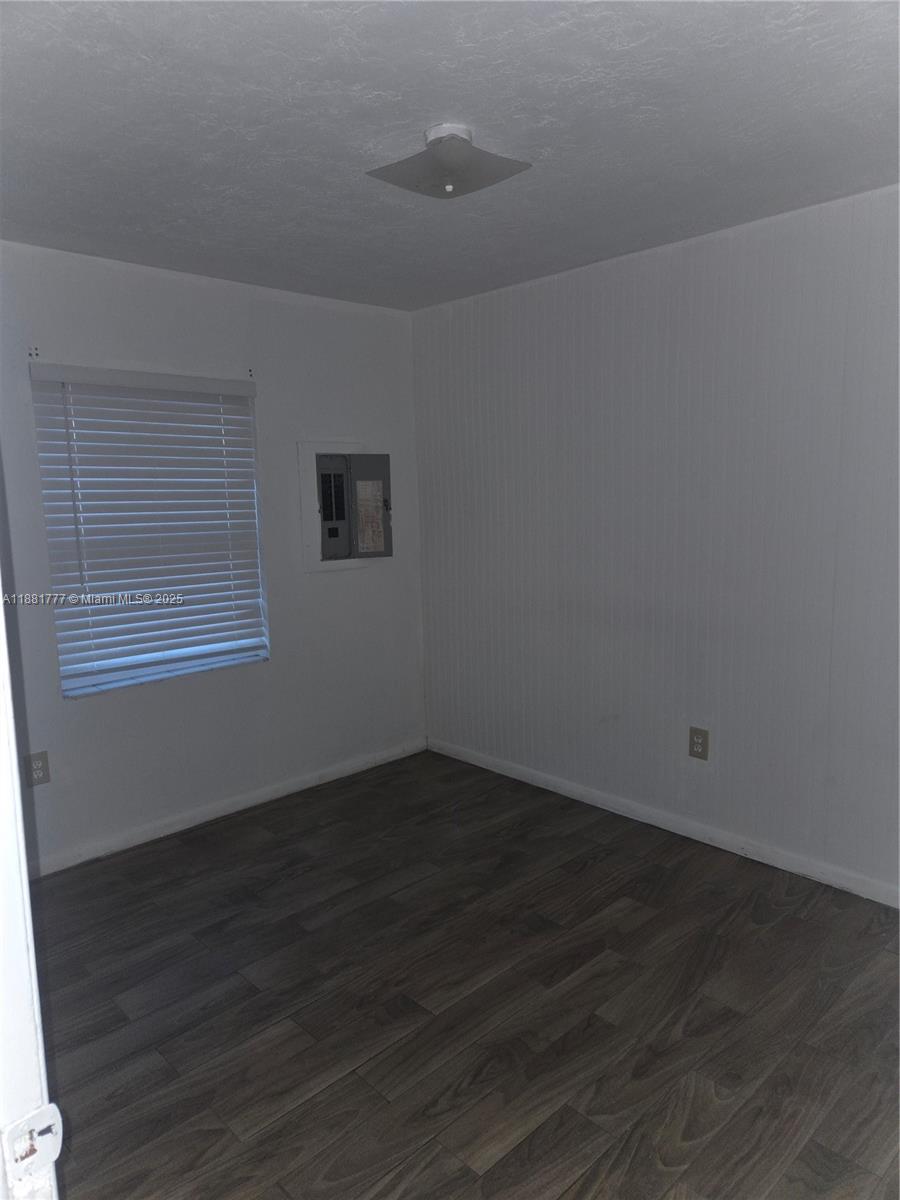 EMANCIPATION PARK - Residential Lease