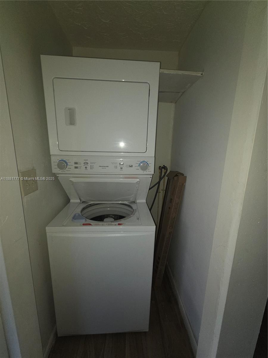 EMANCIPATION PARK - Residential Lease