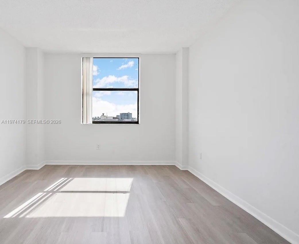 GREENWICH PH I CONDO - Residential Lease