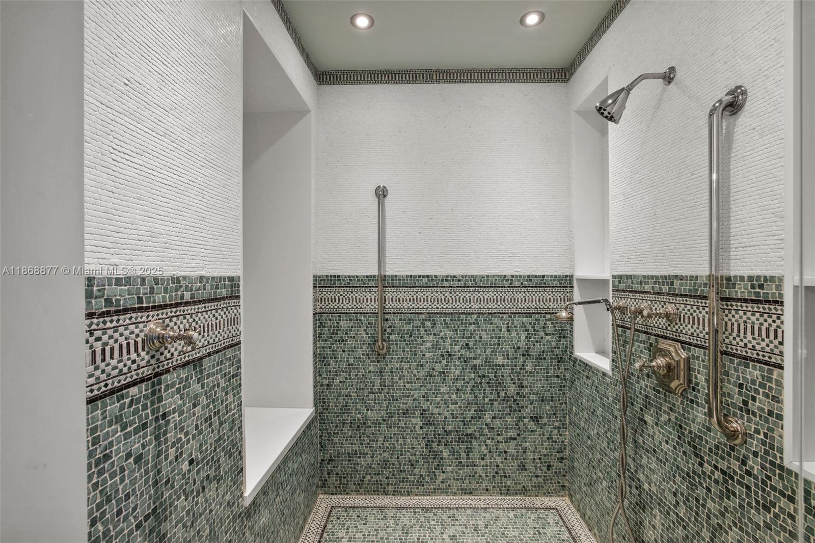 THE RESIDENCES AT THE BAT - Residential