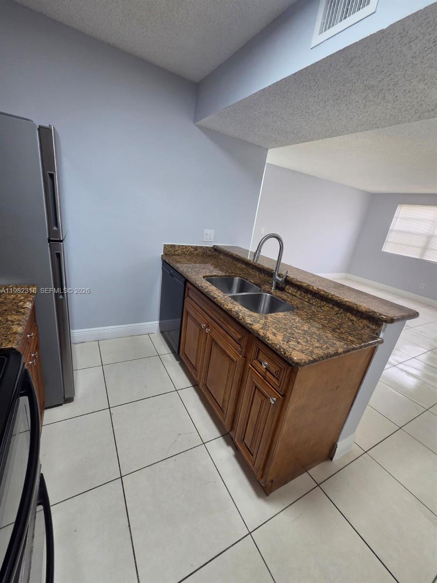 1241 SW 46th Ave 1006