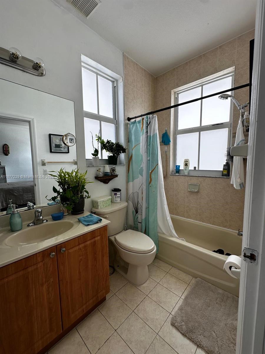 SHOMA HOMES SPLENDIDO CON - Residential