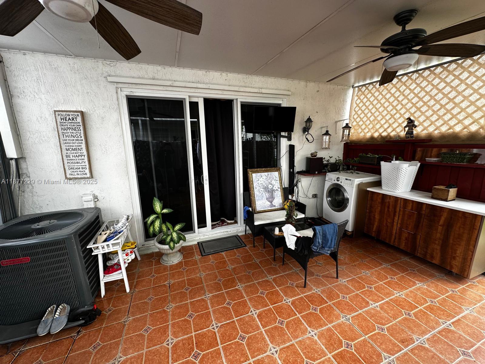 SHOMA HOMES SPLENDIDO CON - Residential