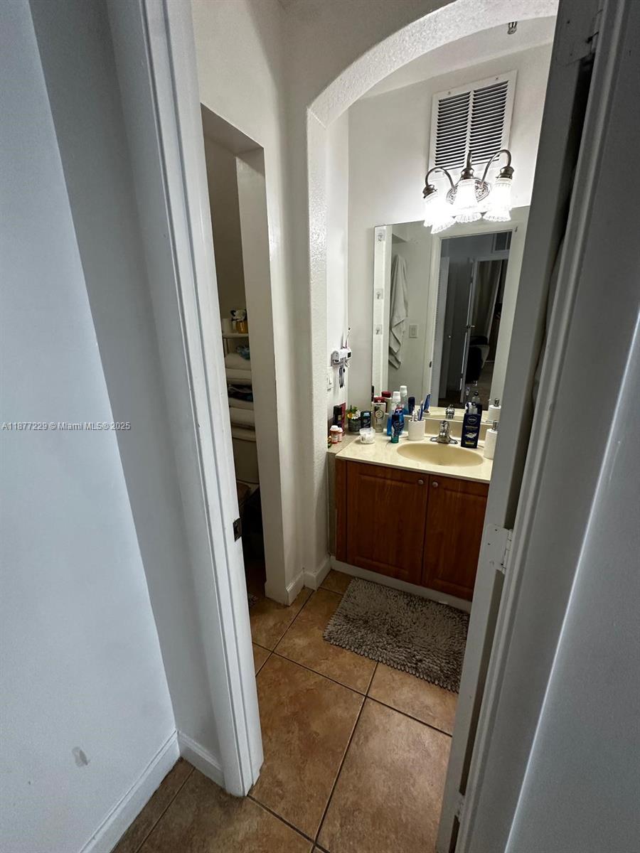 SHOMA HOMES SPLENDIDO CON - Residential