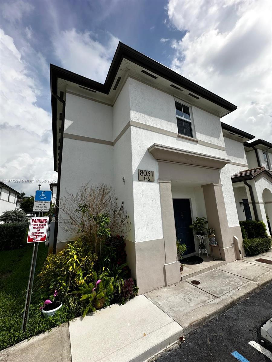 SHOMA HOMES SPLENDIDO CON - Residential