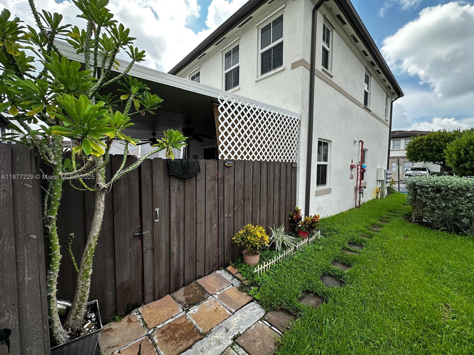 SHOMA HOMES SPLENDIDO CON - Residential