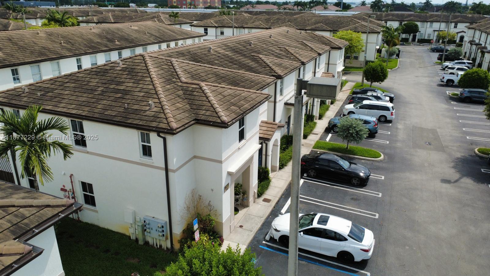 SHOMA HOMES SPLENDIDO CON - Residential