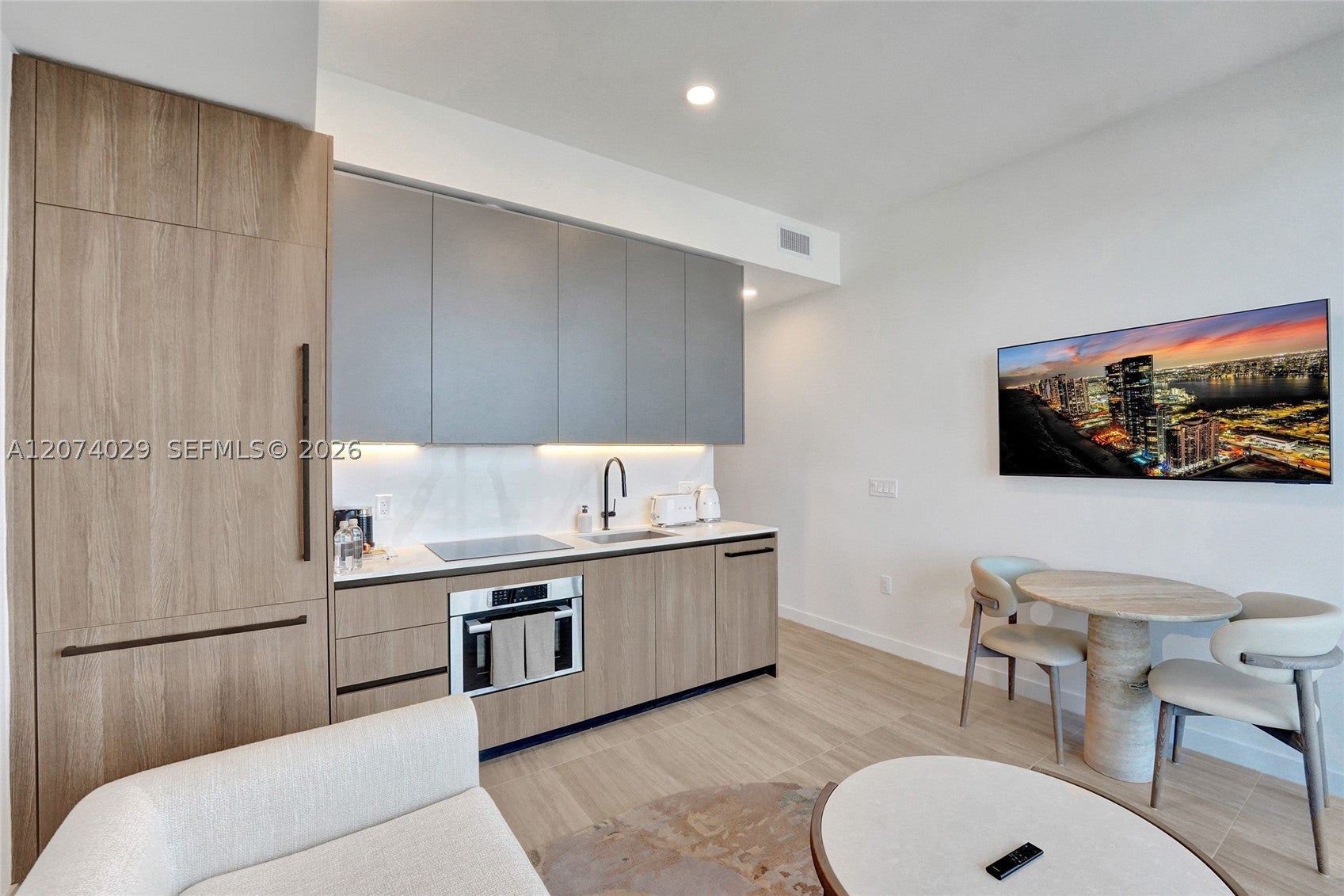 580 72nd St 1513