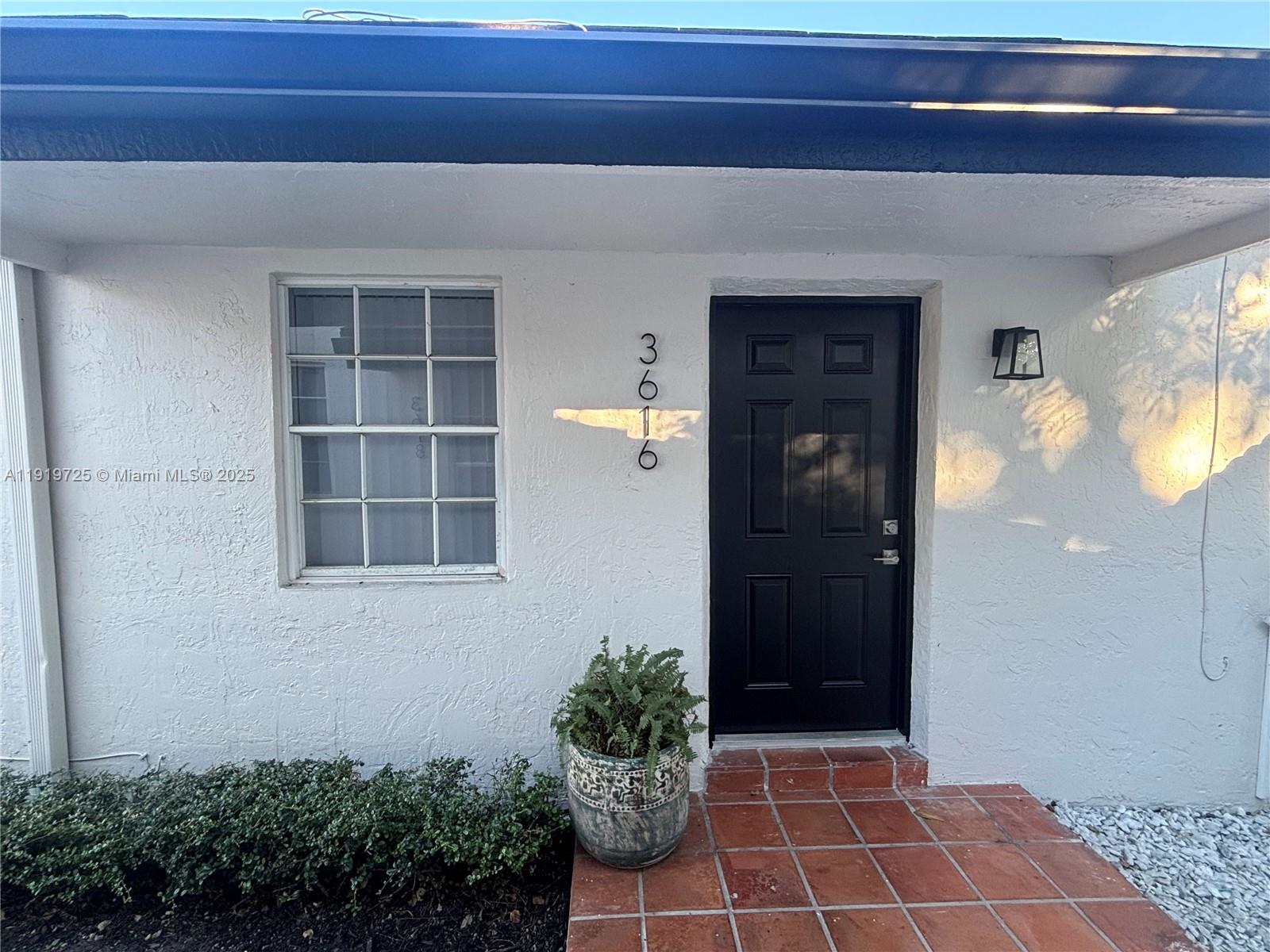 DAVIS CITRUS FARMS - Residential Lease