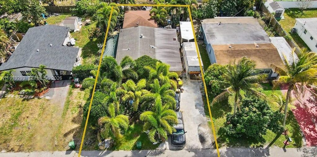 Photo of 6146 SW 1st St, Margate, FL 33068 (MLS # A11979293)