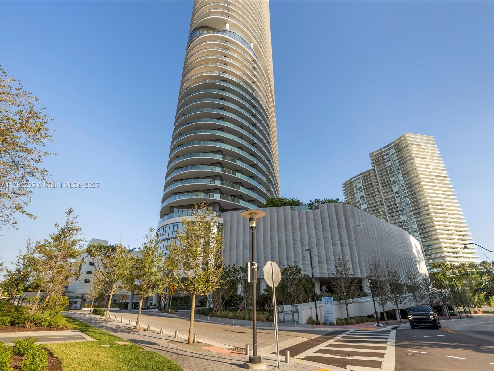 Rental Property at 500 Alton Rd 805, Miami Beach, Miami-Dade County, Florida - Bedrooms: 2 
Bathrooms: 3  - $14,000 MO.