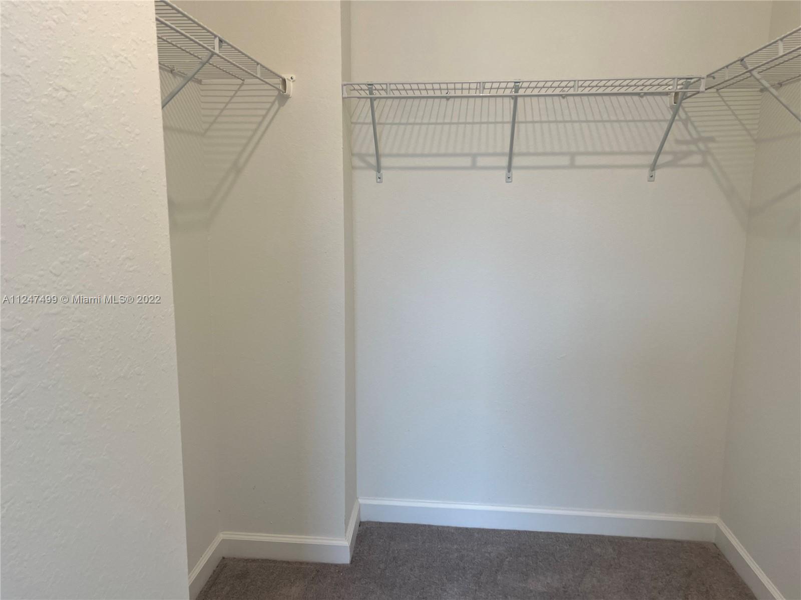 CORSICA - Residential Lease