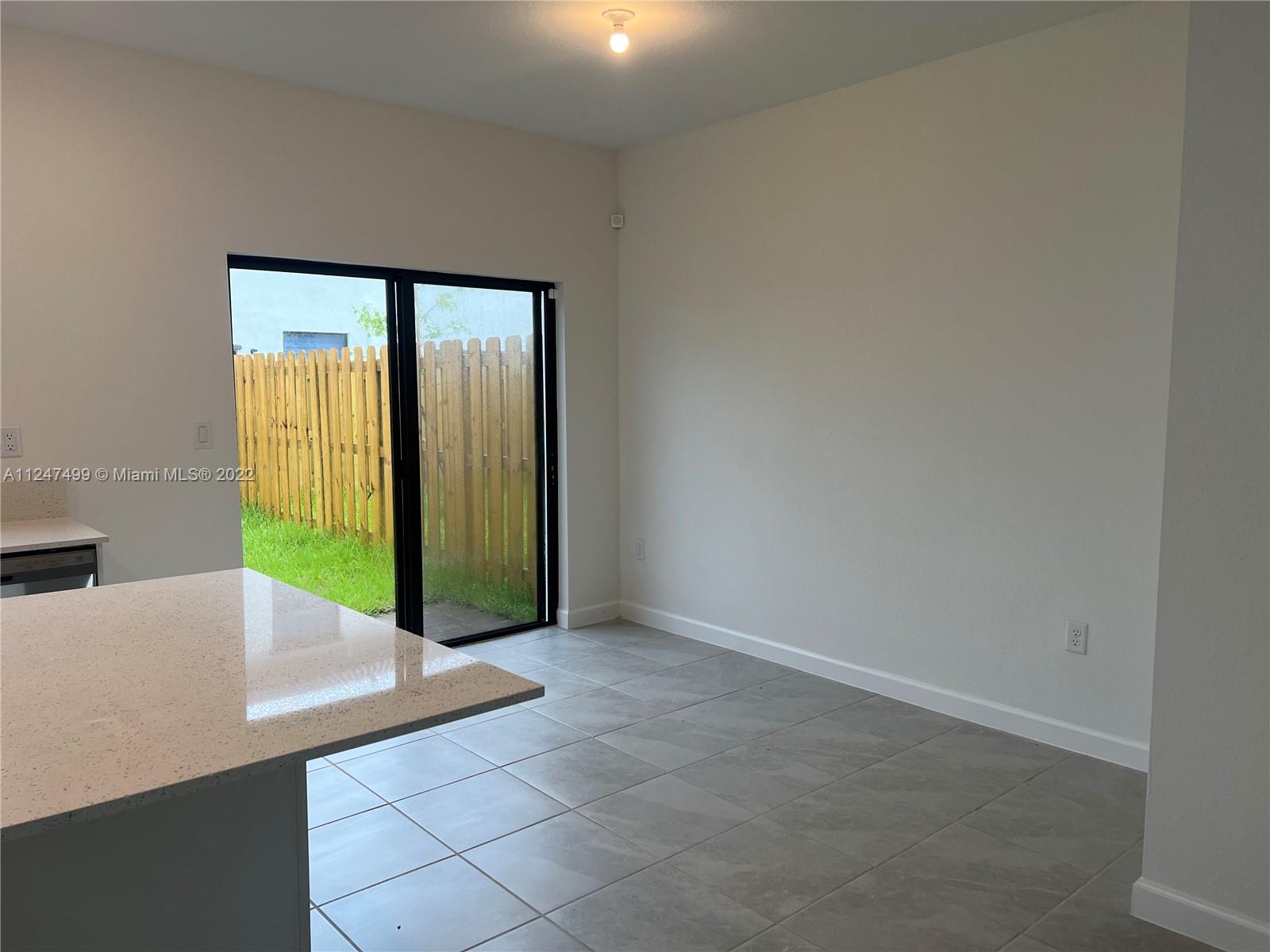 CORSICA - Residential Lease