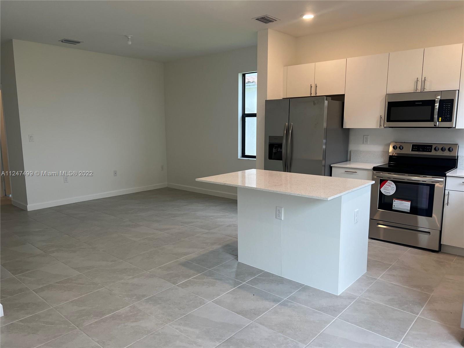 CORSICA - Residential Lease