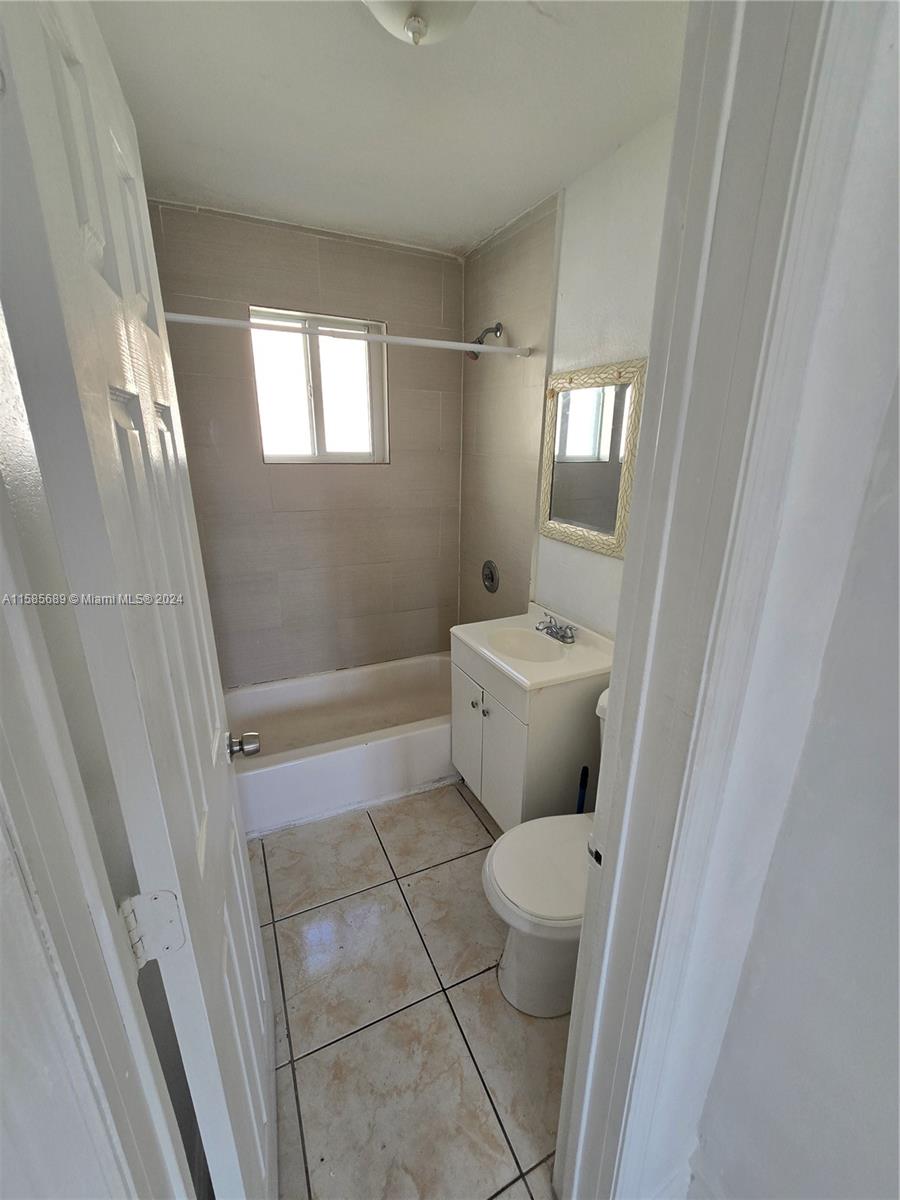 MIAMI NORTH - Residential Lease