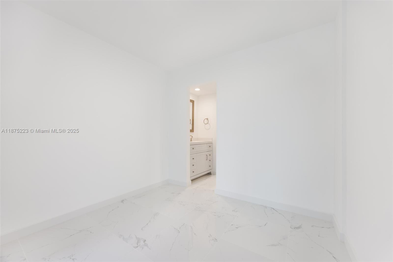 THE PALACE AT BAL HARBOUR - Residential