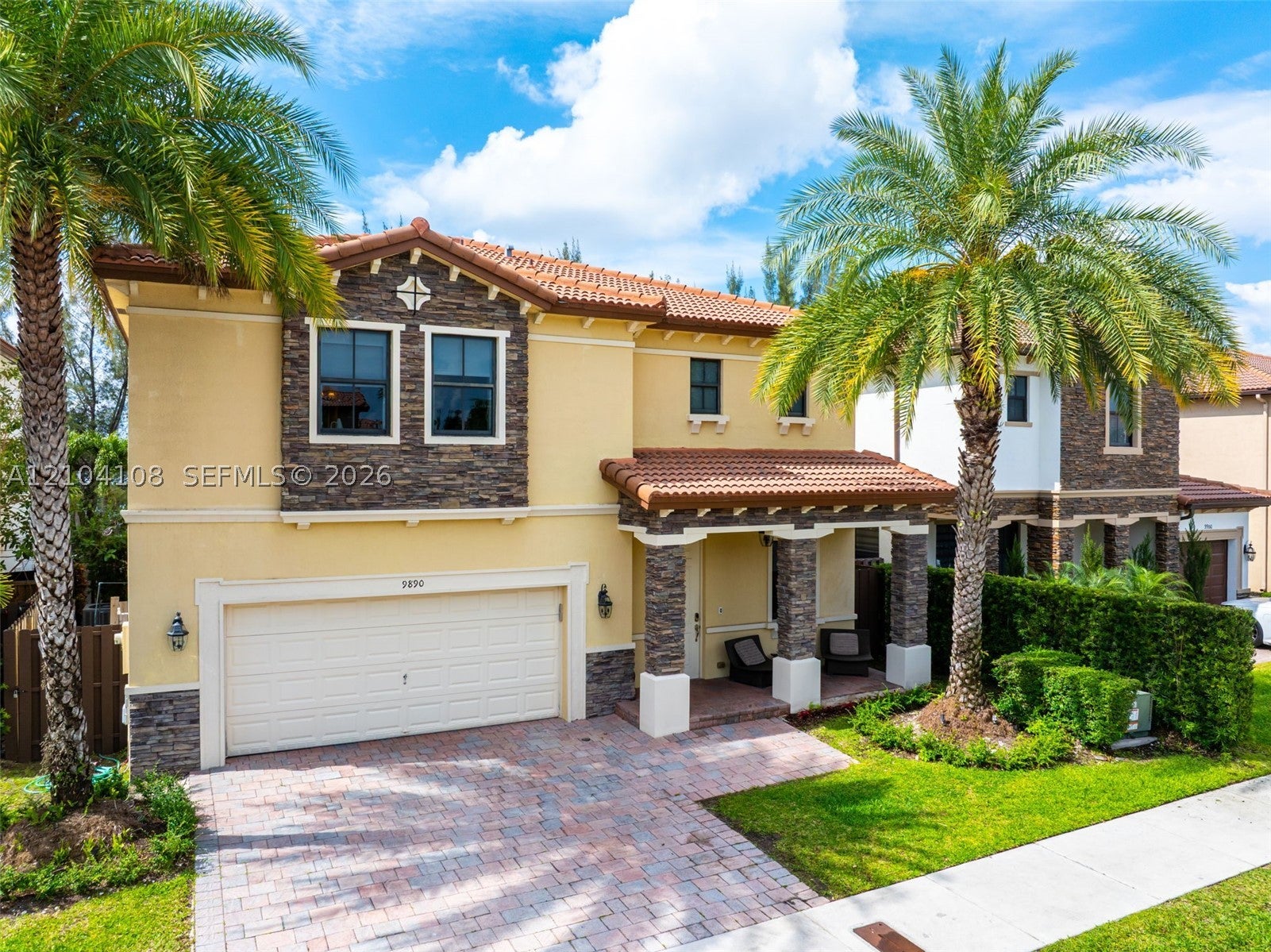 9890 NW 86th Ter