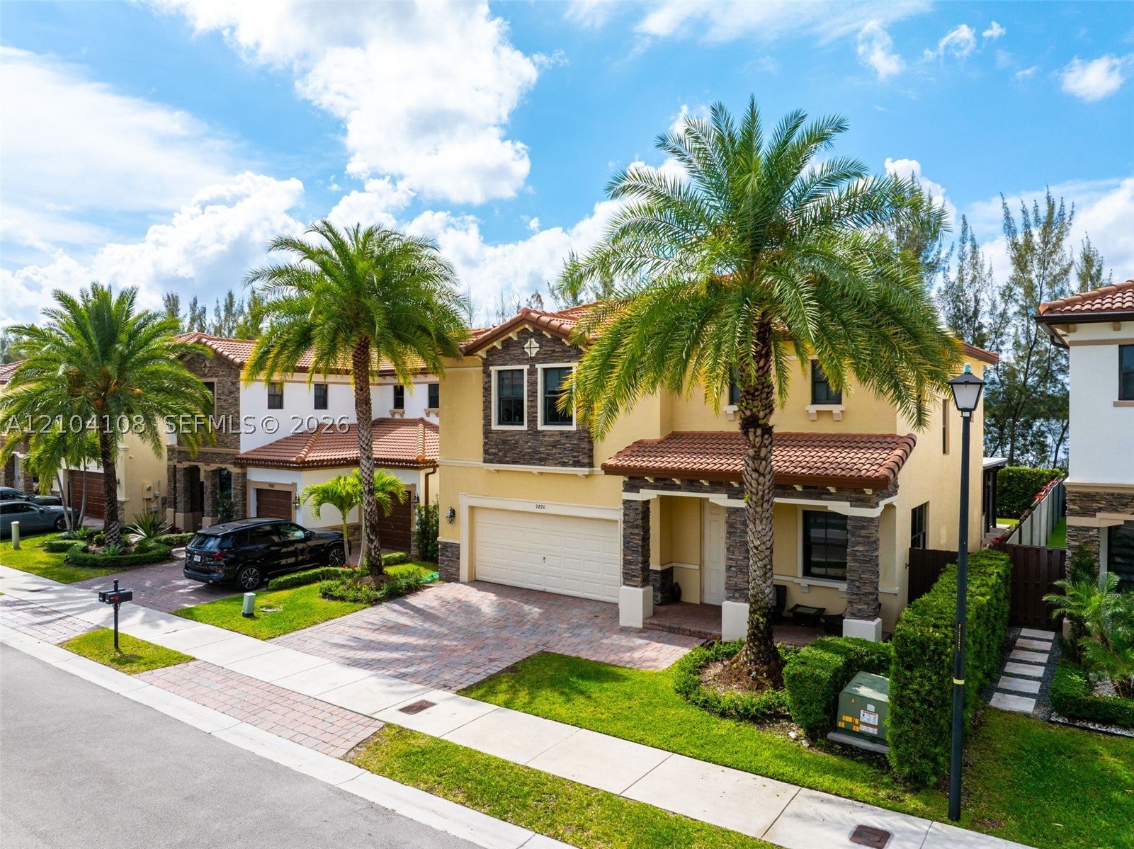9890 NW 86th Ter