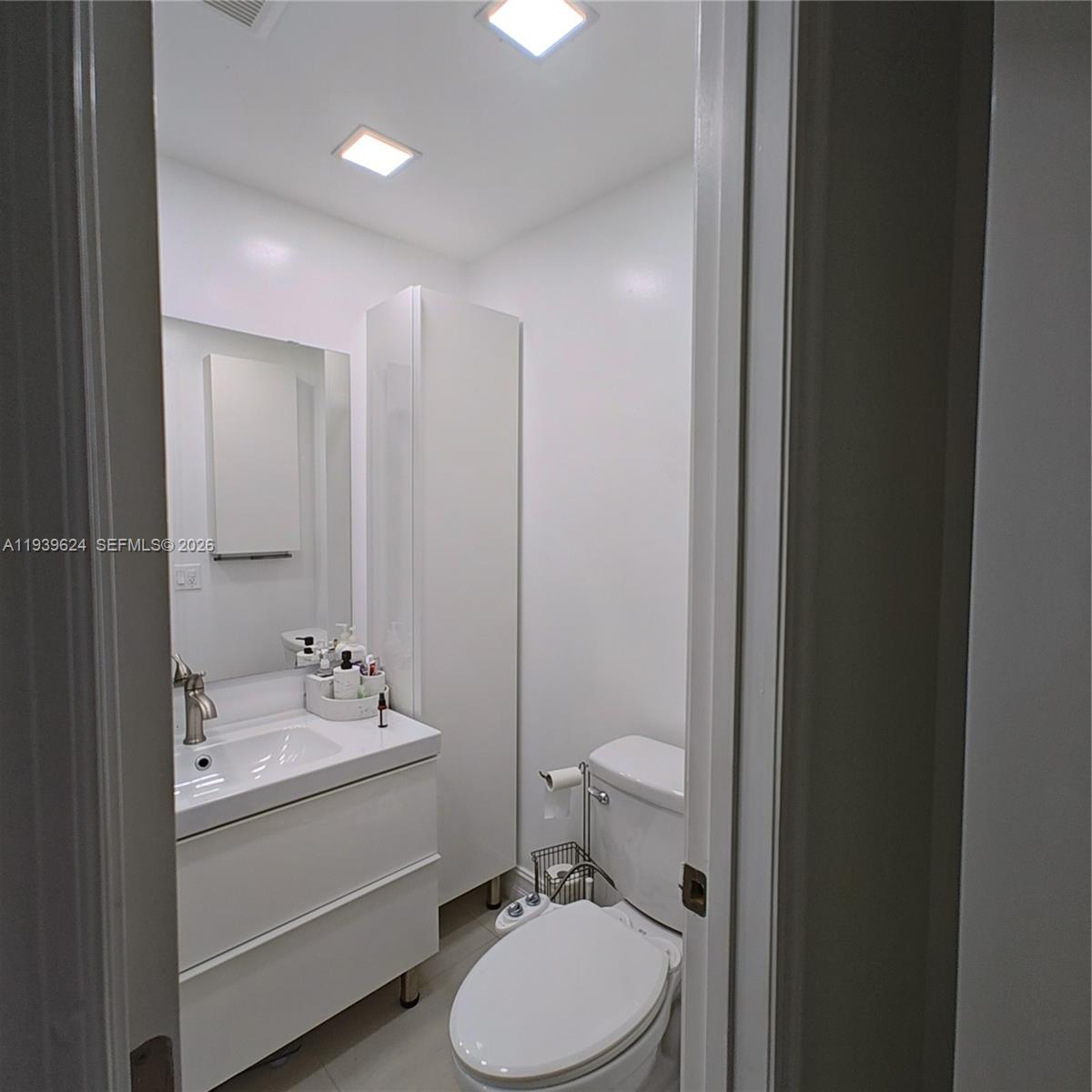 2750 NE 183rd St 301