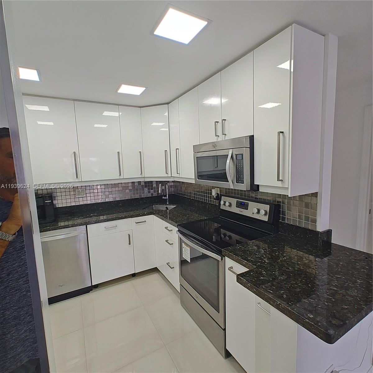 2750 NE 183rd St 301