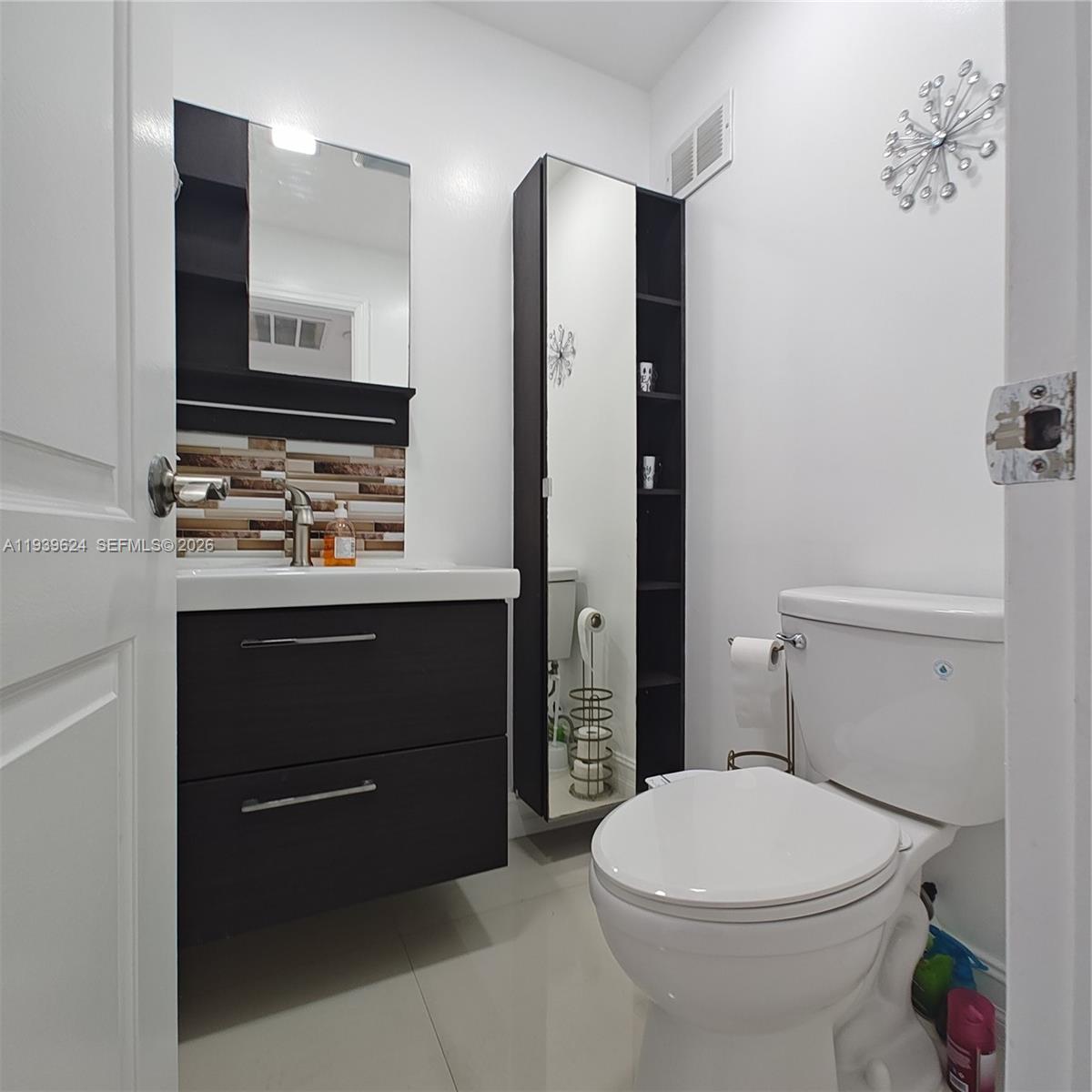 COMMODORE PLAZA CONDO - Residential