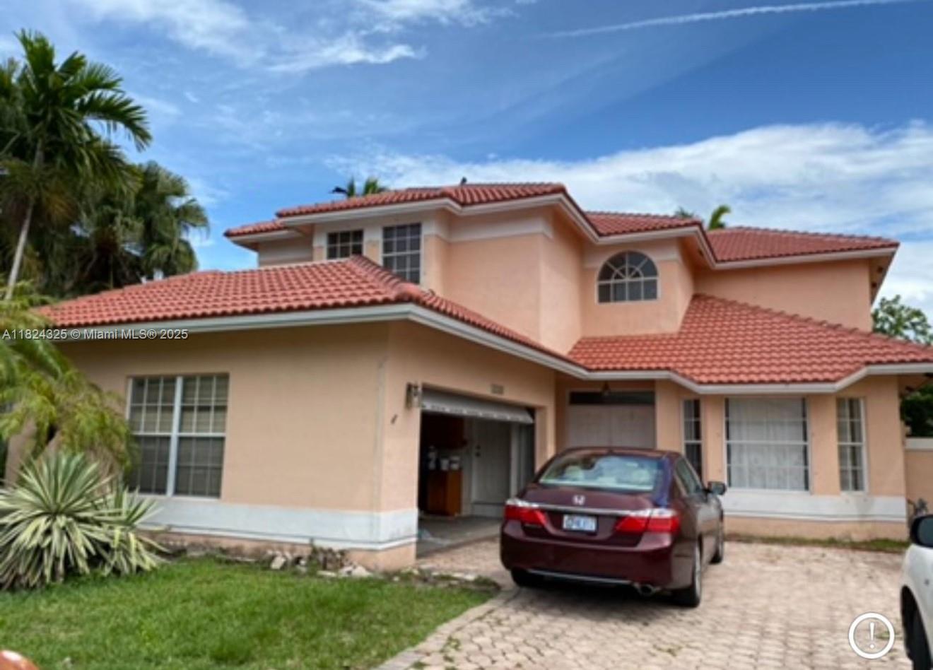 15244 Sw 109th St, Miami, Broward County, Florida - 5 Bedrooms  
4 Bathrooms - 