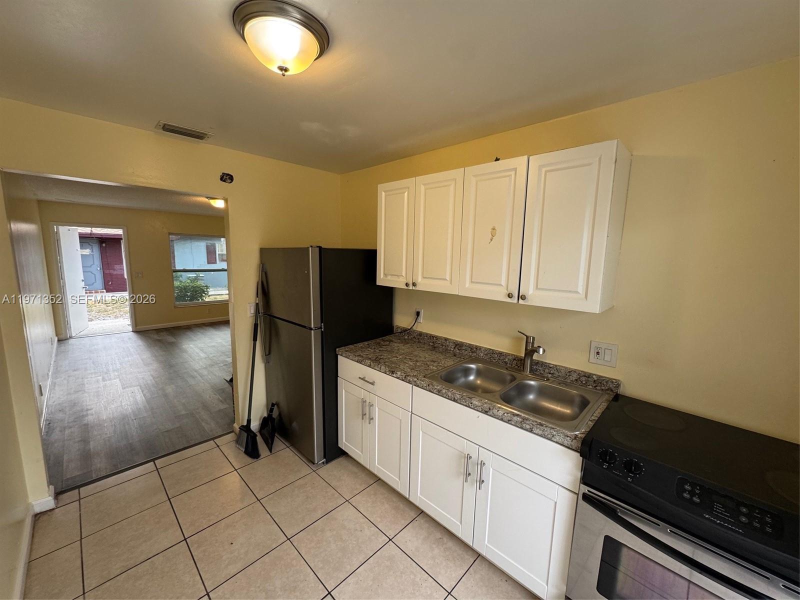 LAKE WORTH TOWN OF - Residential Income