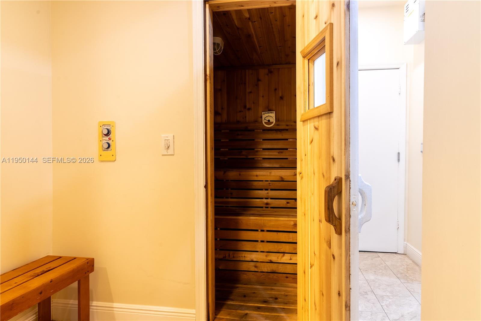 CAMBRIDGE HOUSE WEST - Residential