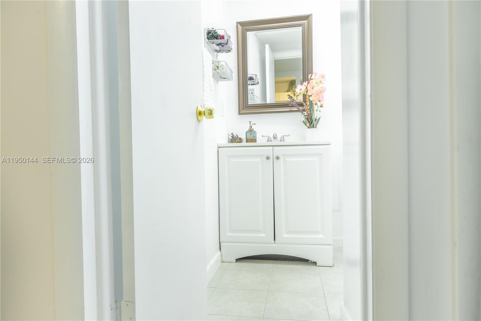 CAMBRIDGE HOUSE WEST - Residential