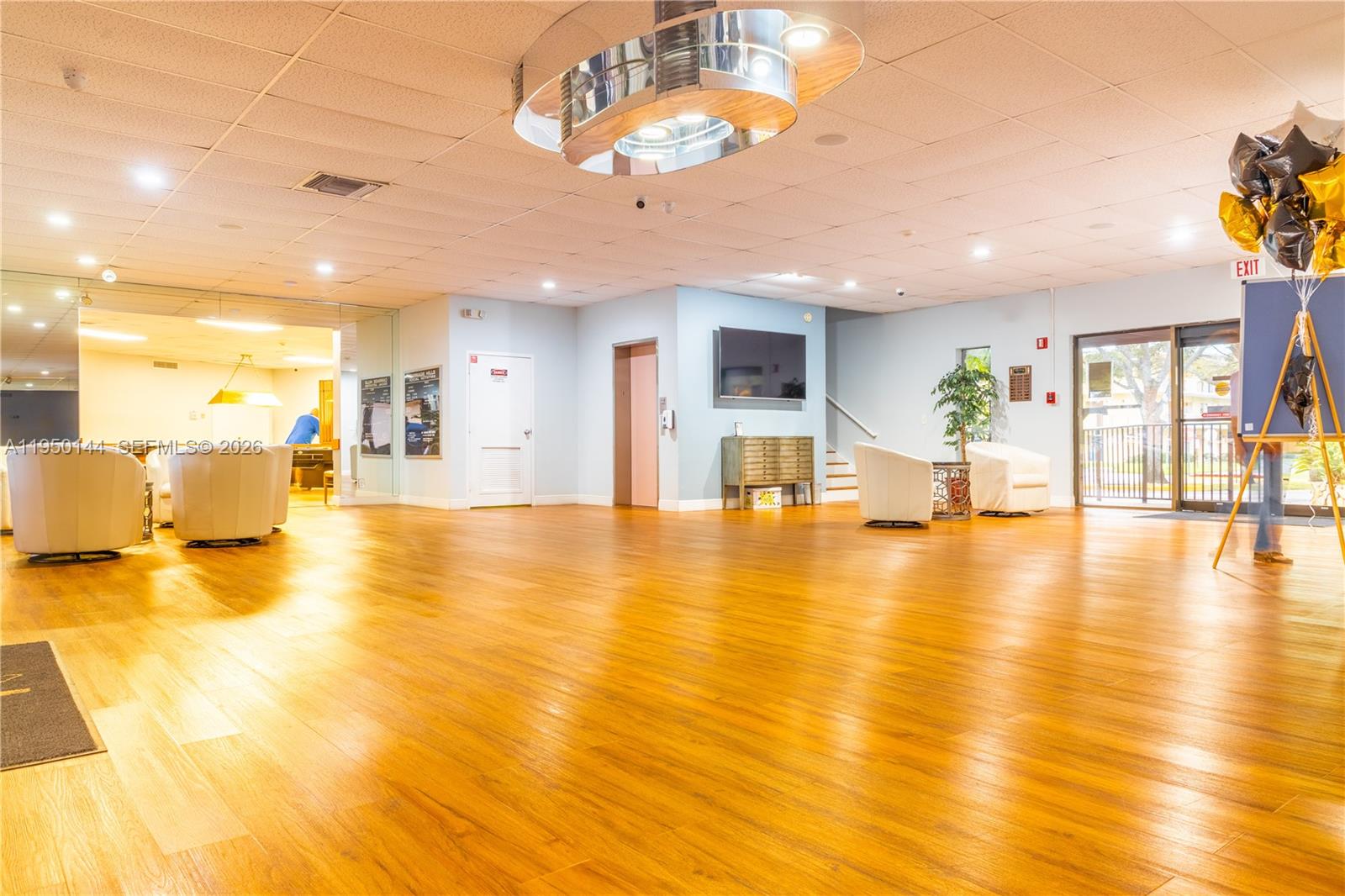 CAMBRIDGE HOUSE WEST - Residential