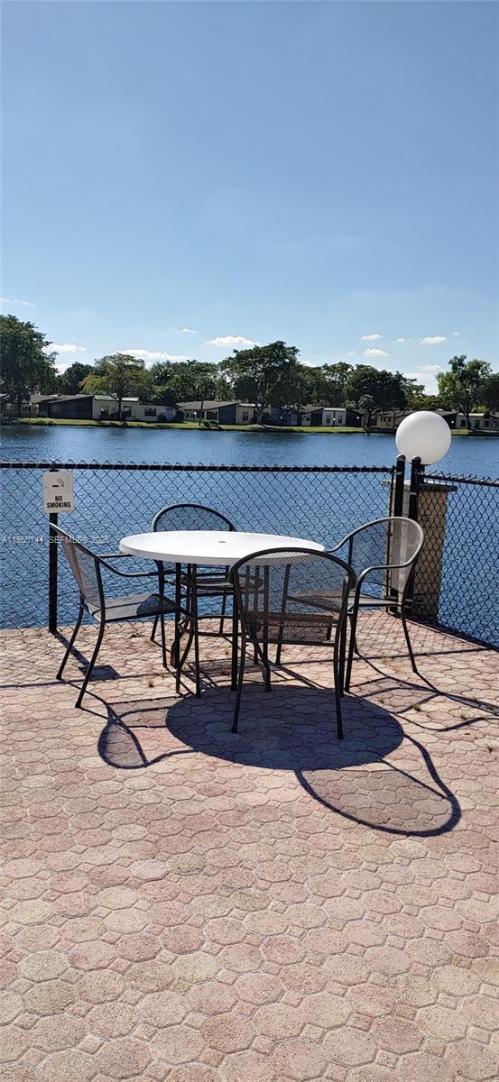 CAMBRIDGE HOUSE WEST - Residential