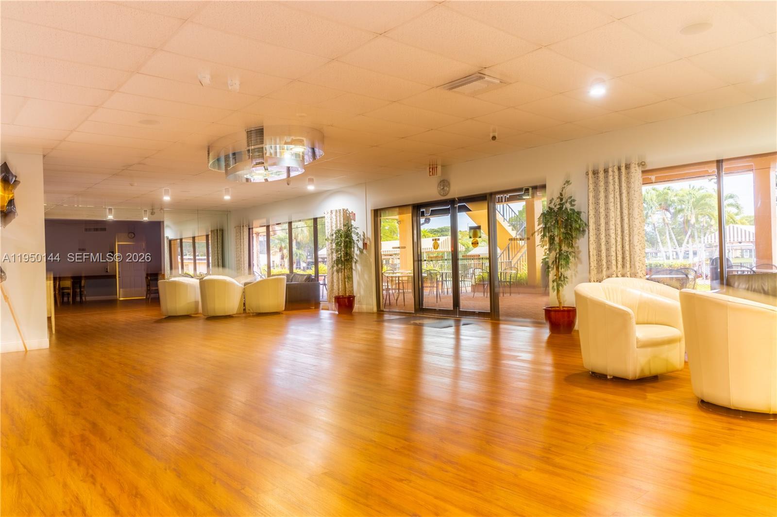 CAMBRIDGE HOUSE WEST - Residential