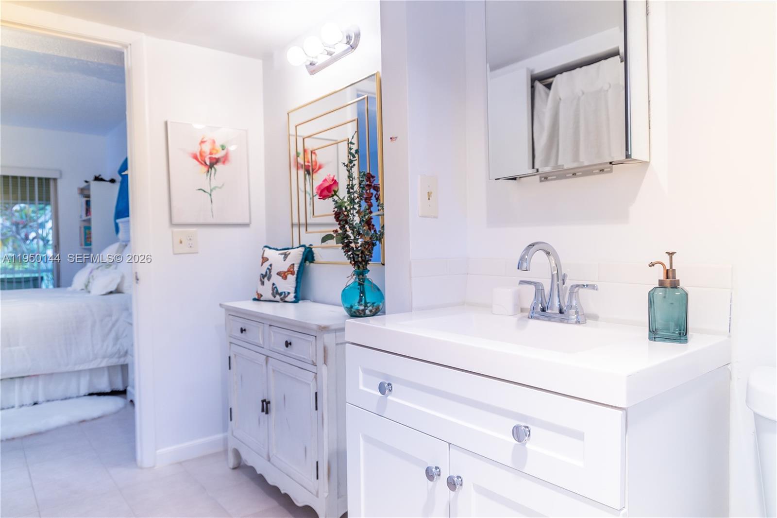 CAMBRIDGE HOUSE WEST - Residential