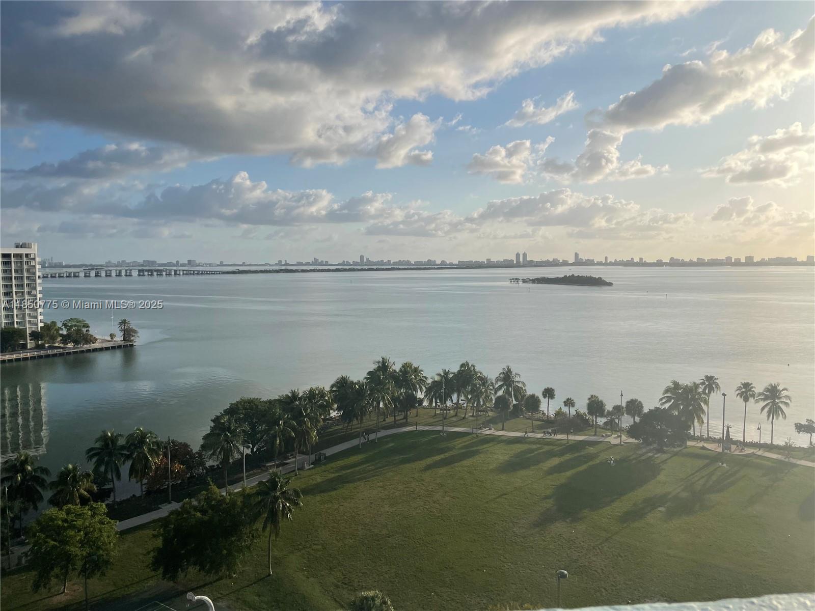 1900 N Bayshore Dr 3617