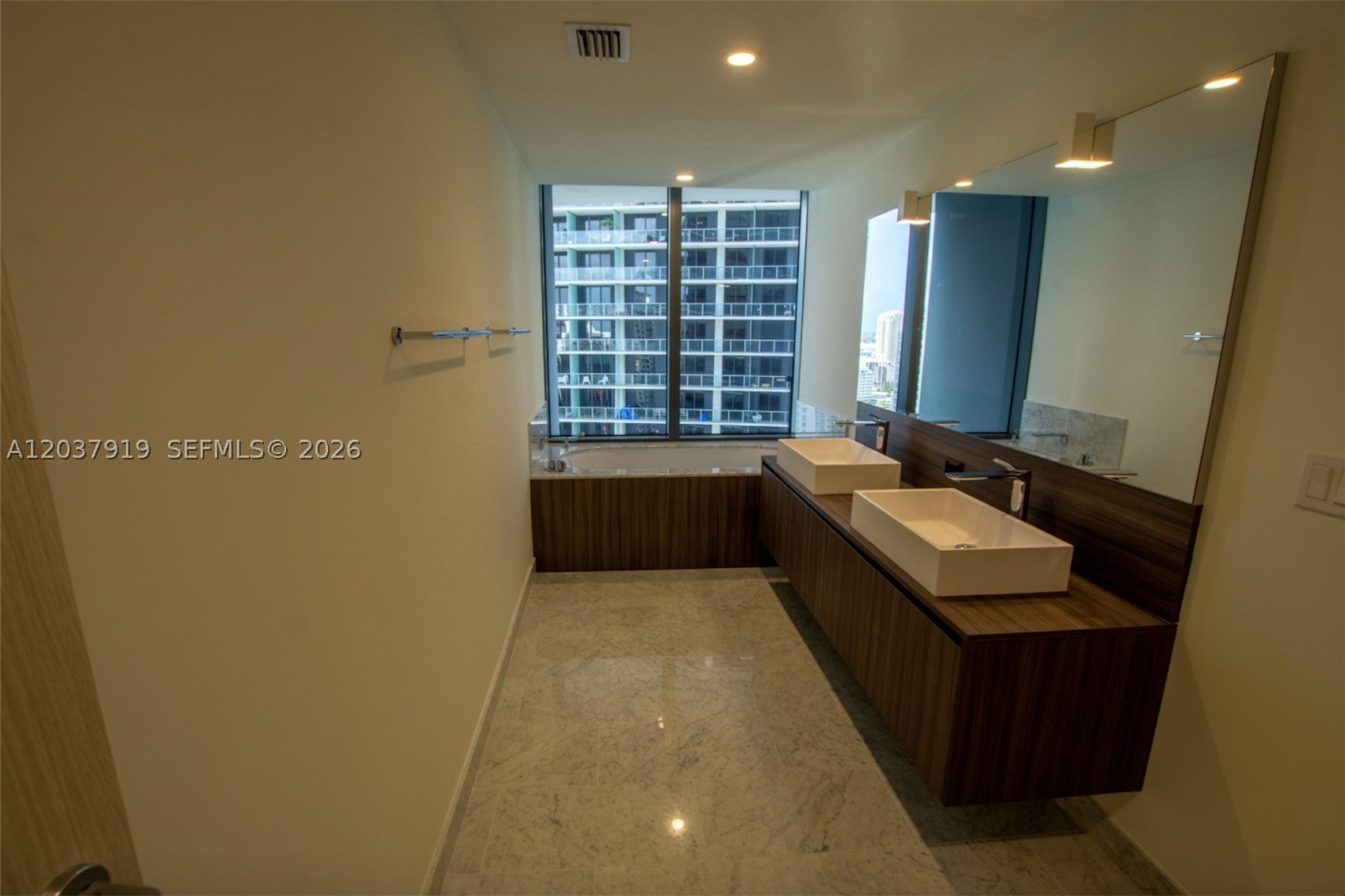 1000 Brickell Plaza 2809