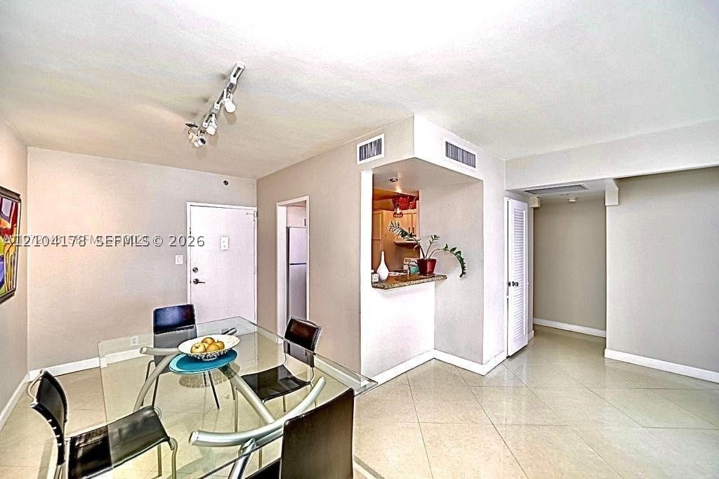 1200 West Ave 630