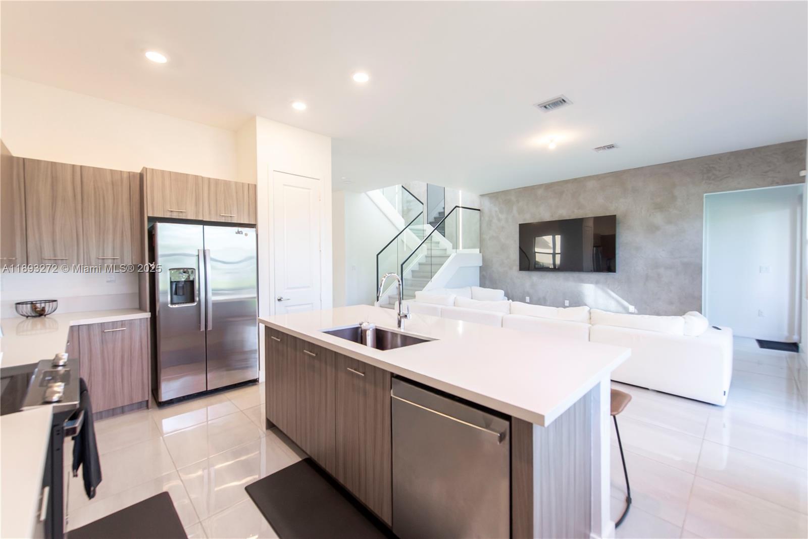 TUSCAN ISLES - Residential