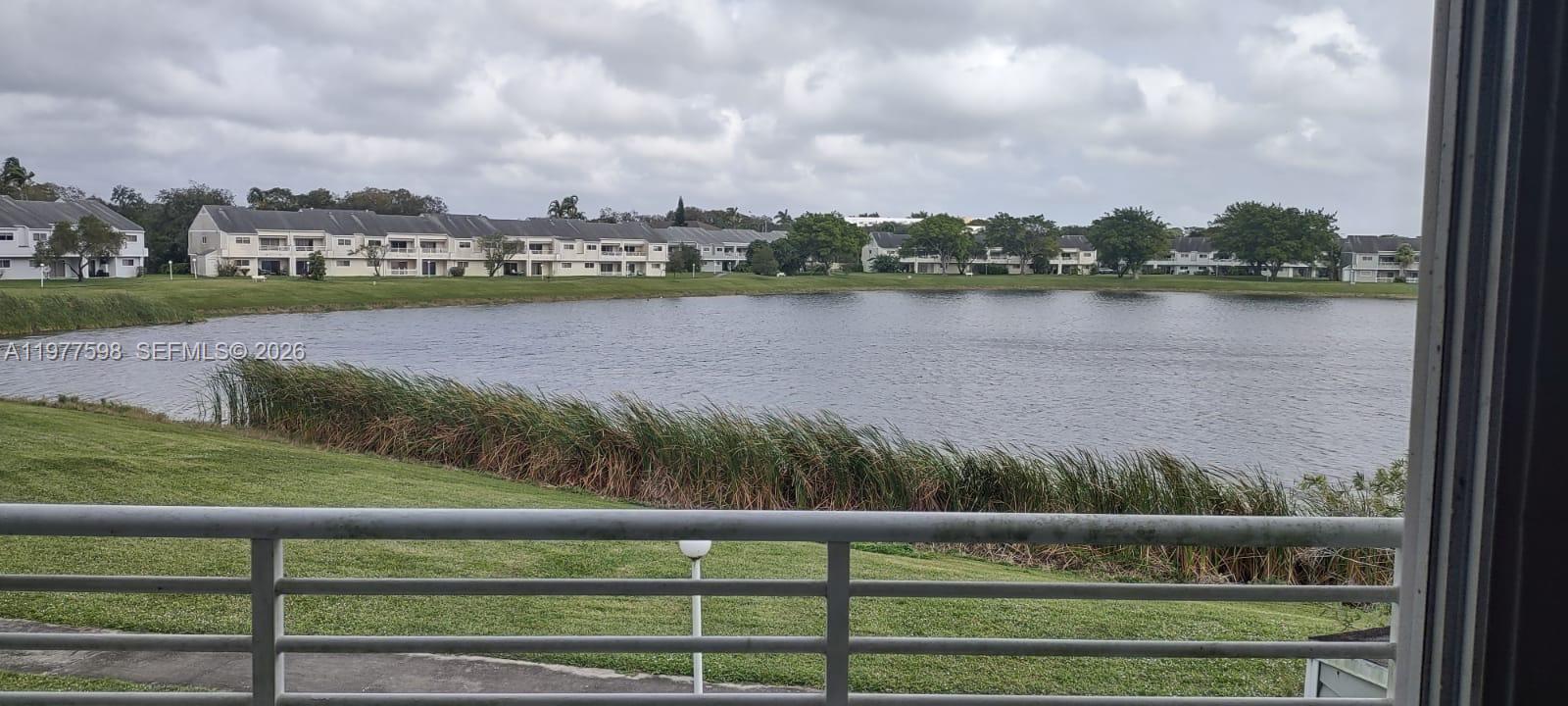 SUMMER LAKE - Residential