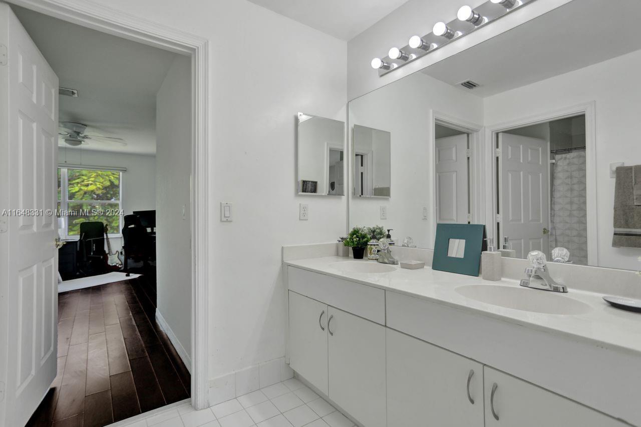AMBER-RUBY COVE PLAT - Residential