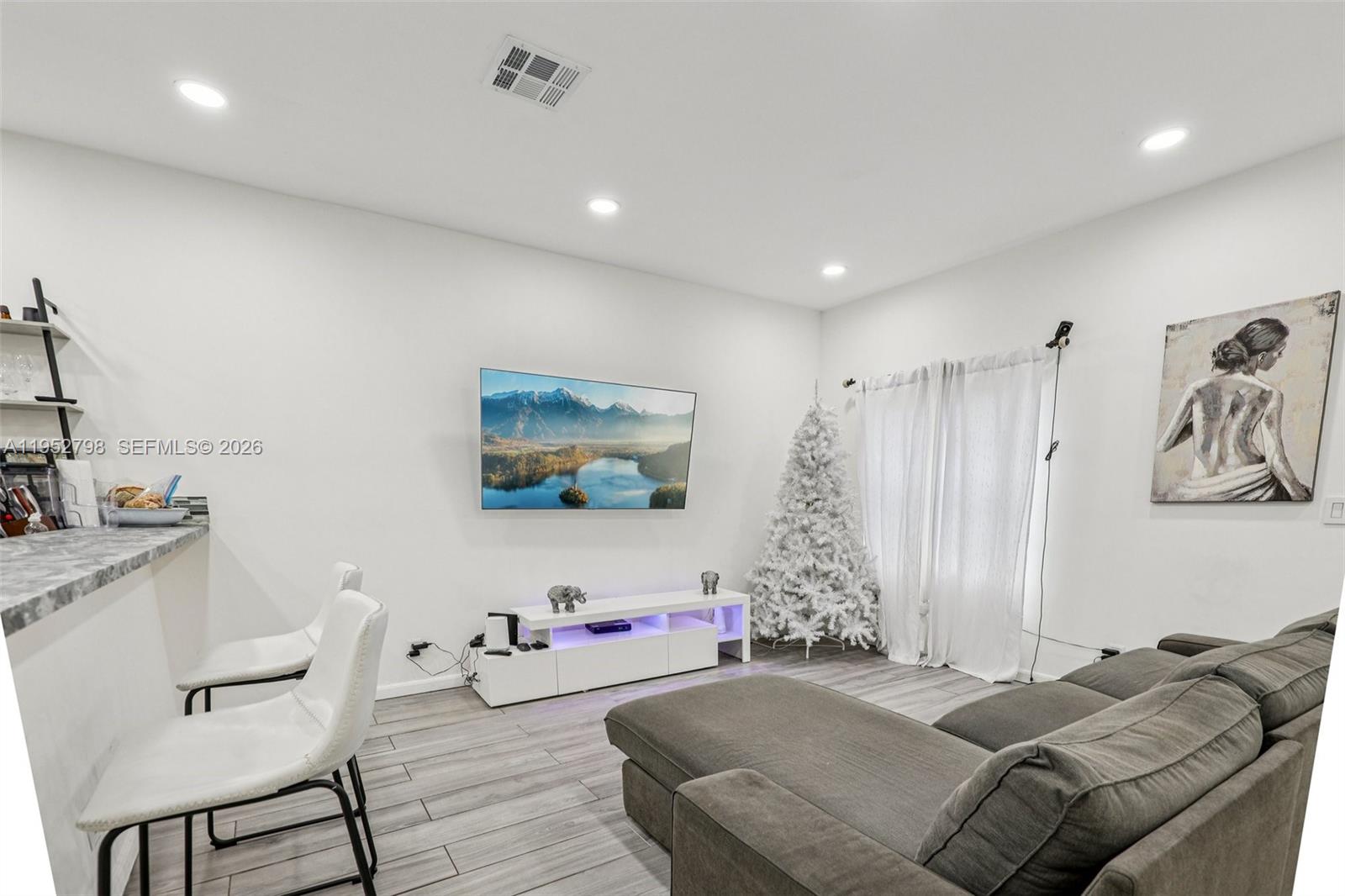 TUSCAN VIEW CONDOMINIUM - Residential