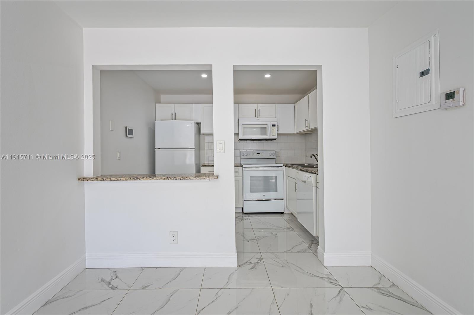 RAMBLEWOOD EAST CONDO - Residential