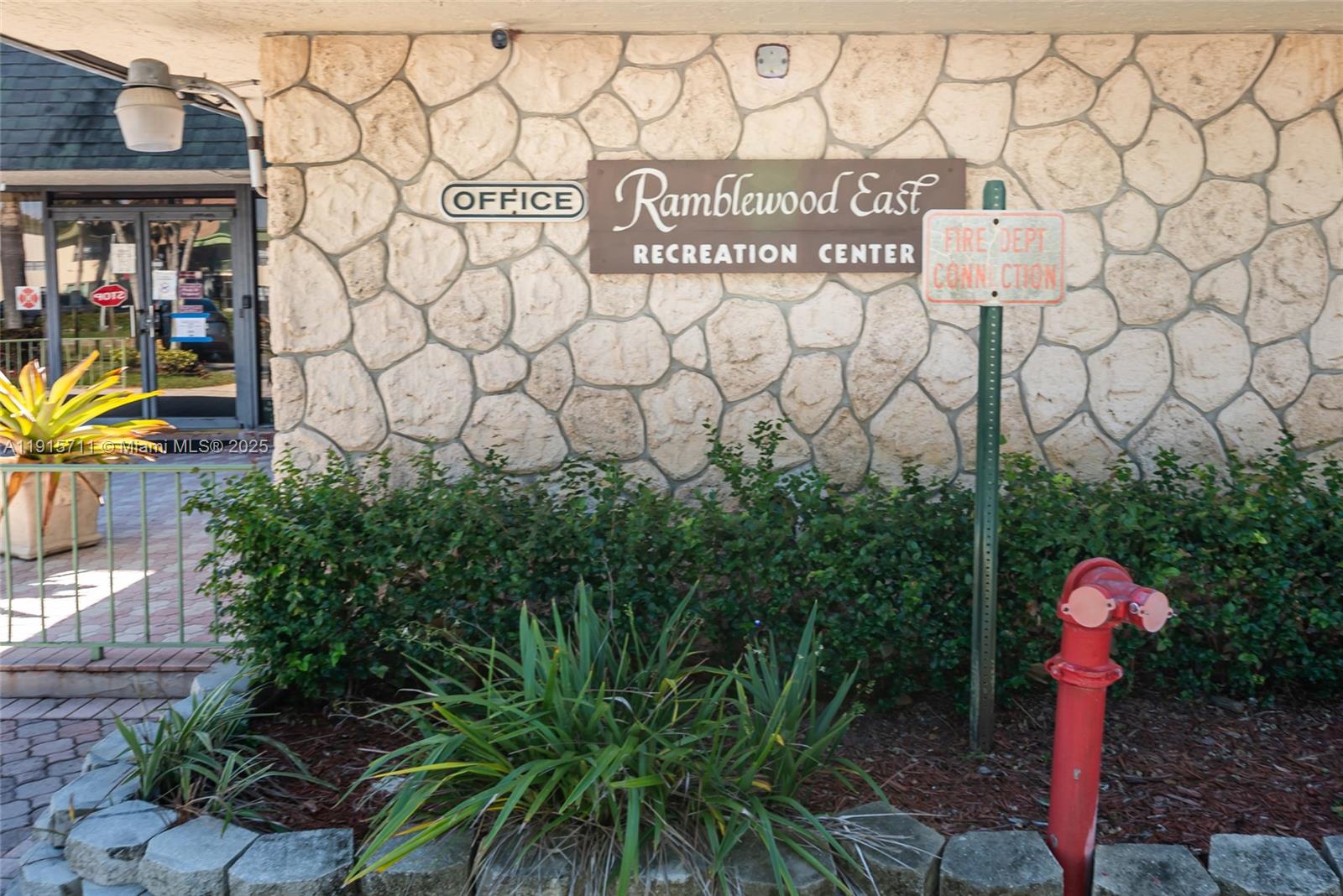 RAMBLEWOOD EAST CONDO - Residential