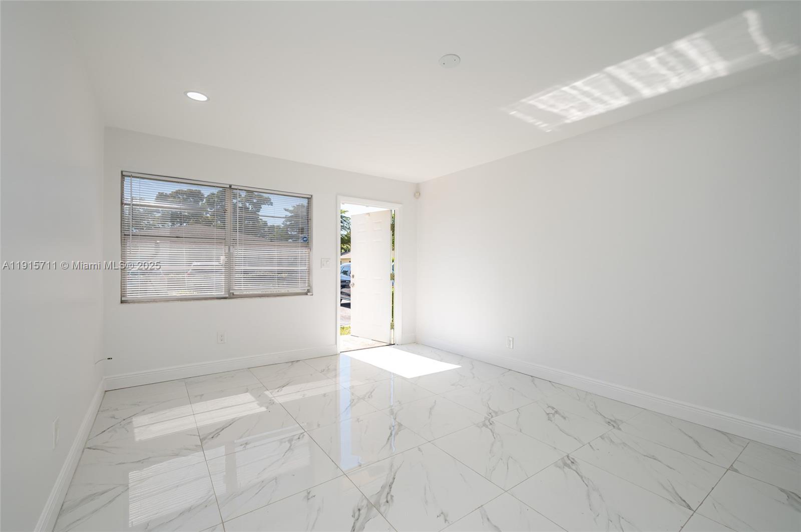 RAMBLEWOOD EAST CONDO - Residential