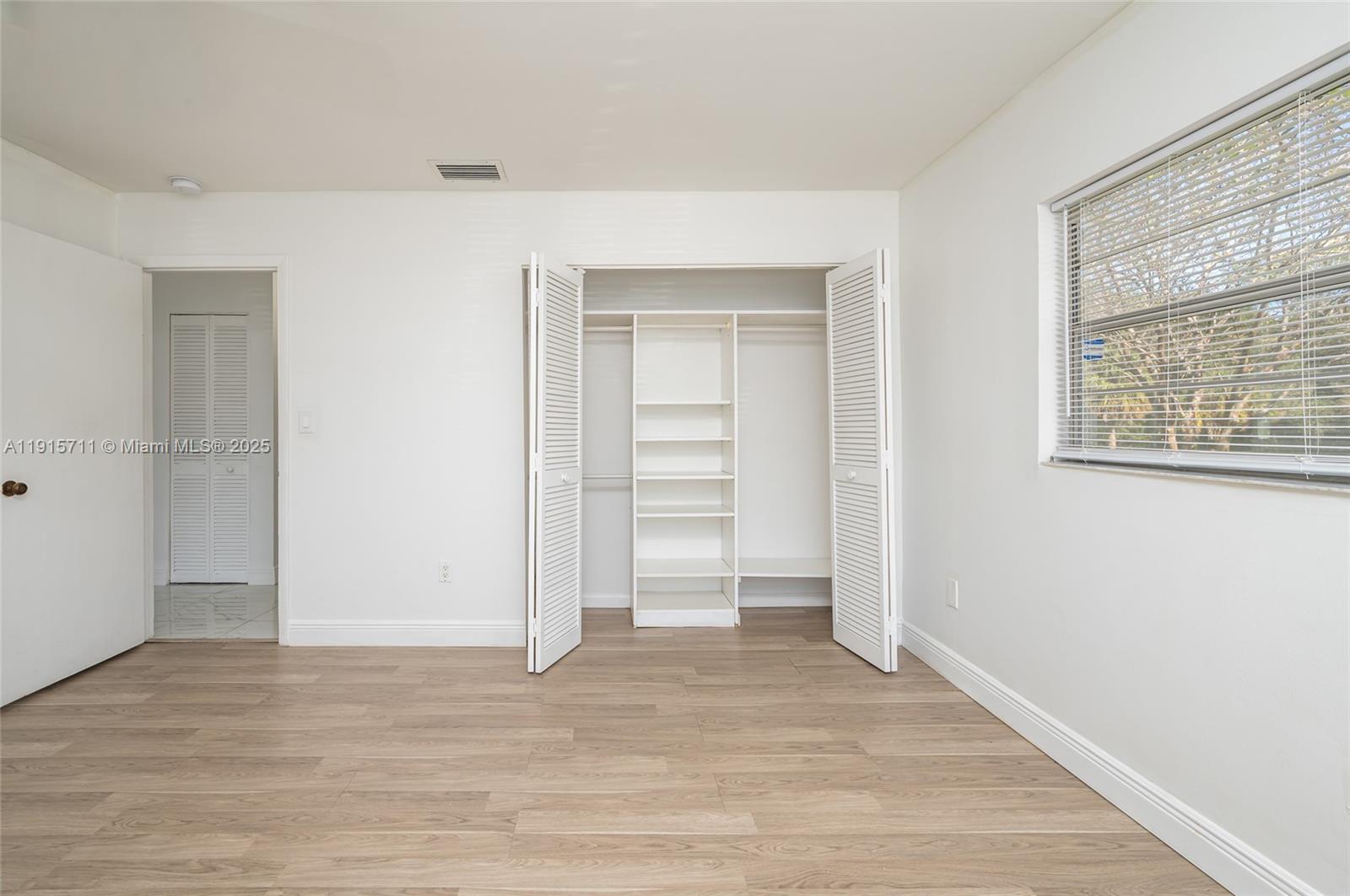 RAMBLEWOOD EAST CONDO - Residential