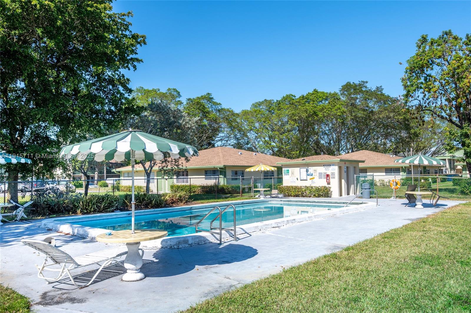 RAMBLEWOOD EAST CONDO - Residential