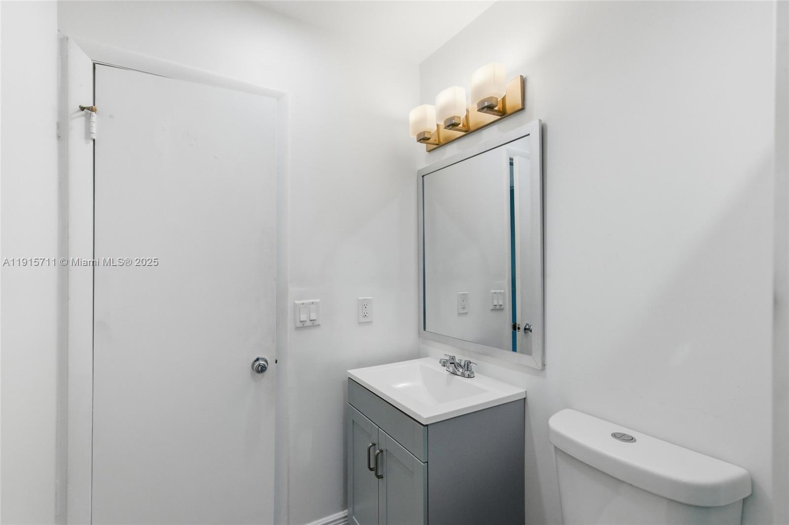 RAMBLEWOOD EAST CONDO - Residential